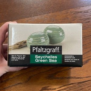 Pfaltzgraff Seychelles Green Sea Sally and Pepper Shakers